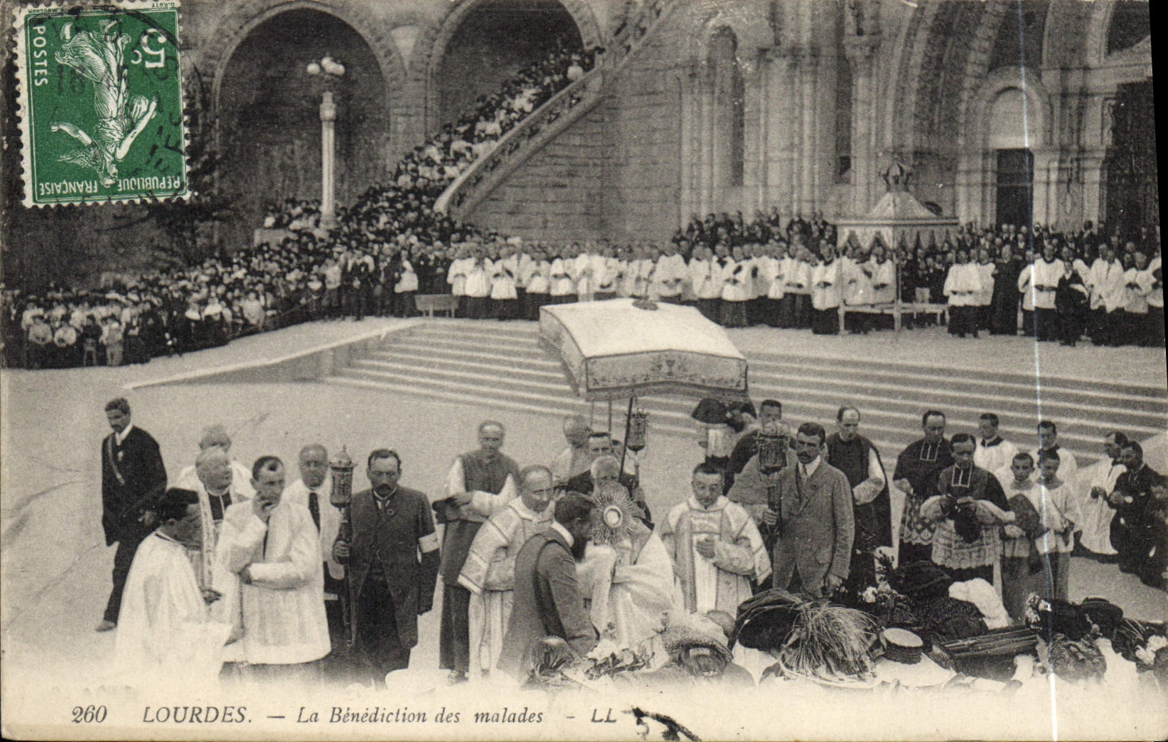 CPA Lourdes La Benediction des Malades 