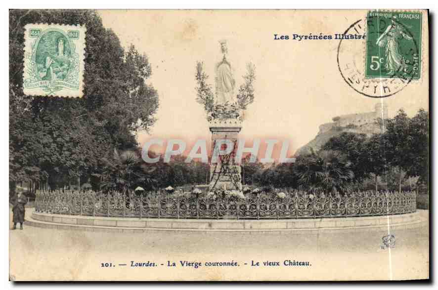 CPA Lourdes La Vierge couronnee Le vieux Chateau 