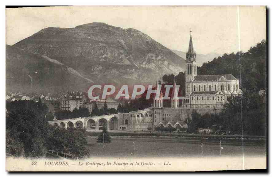 CPA Lourdes La Basilique les Piscines et la Grotte 