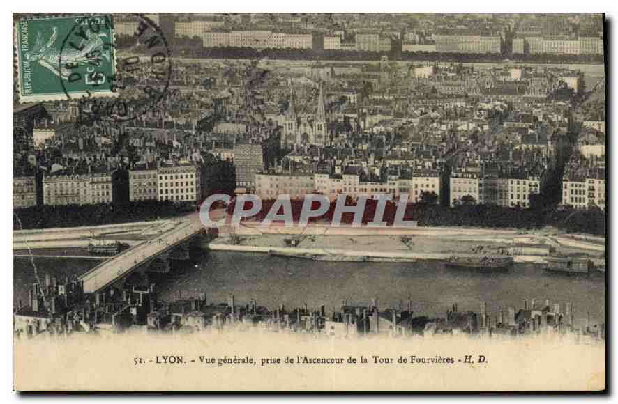 CPA Lyon Vue generale prise de l'Ascenceur de la Tour de Fourvieres 