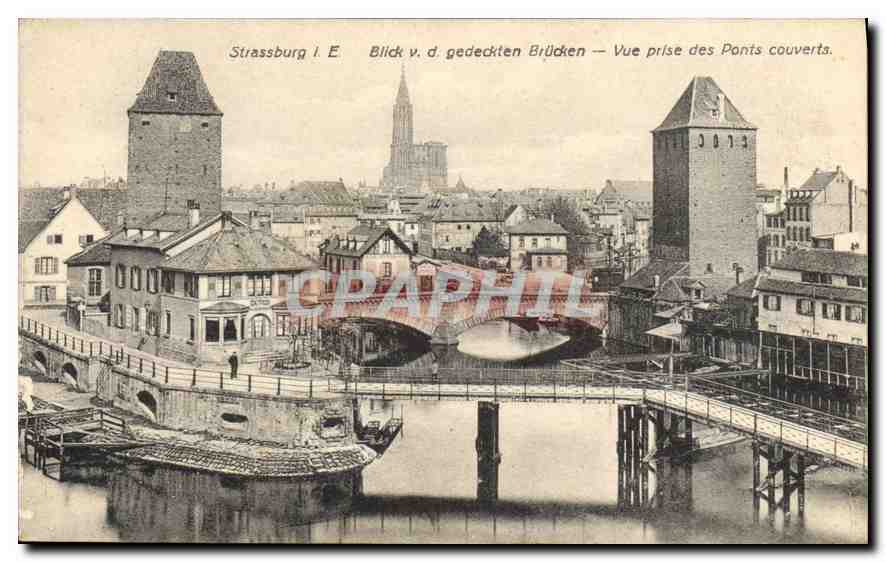 CPA Strassburg vue prise des Ponts Couverts 