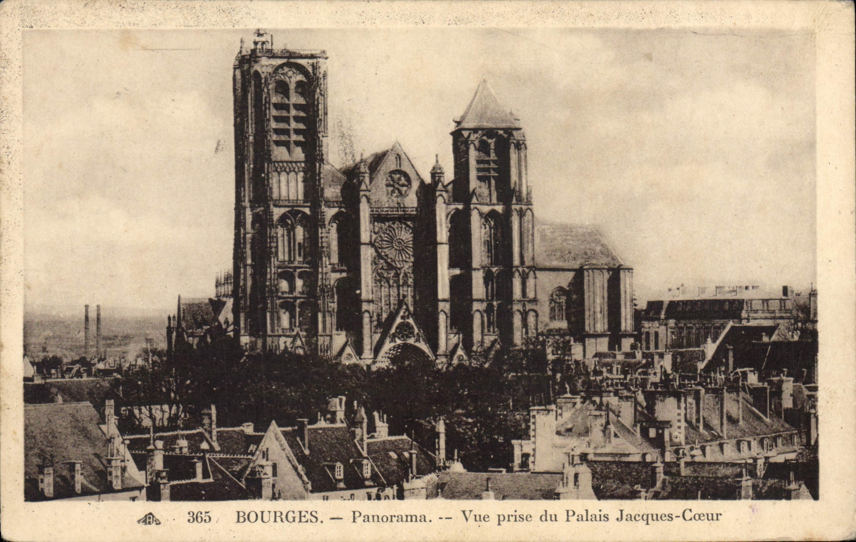 CPA Bourges panorama vue prise du palais Jasques Coeur 