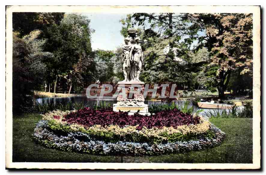 CPA Le Mans Sarthe le jardin des Plantes vue sur le grand lac 