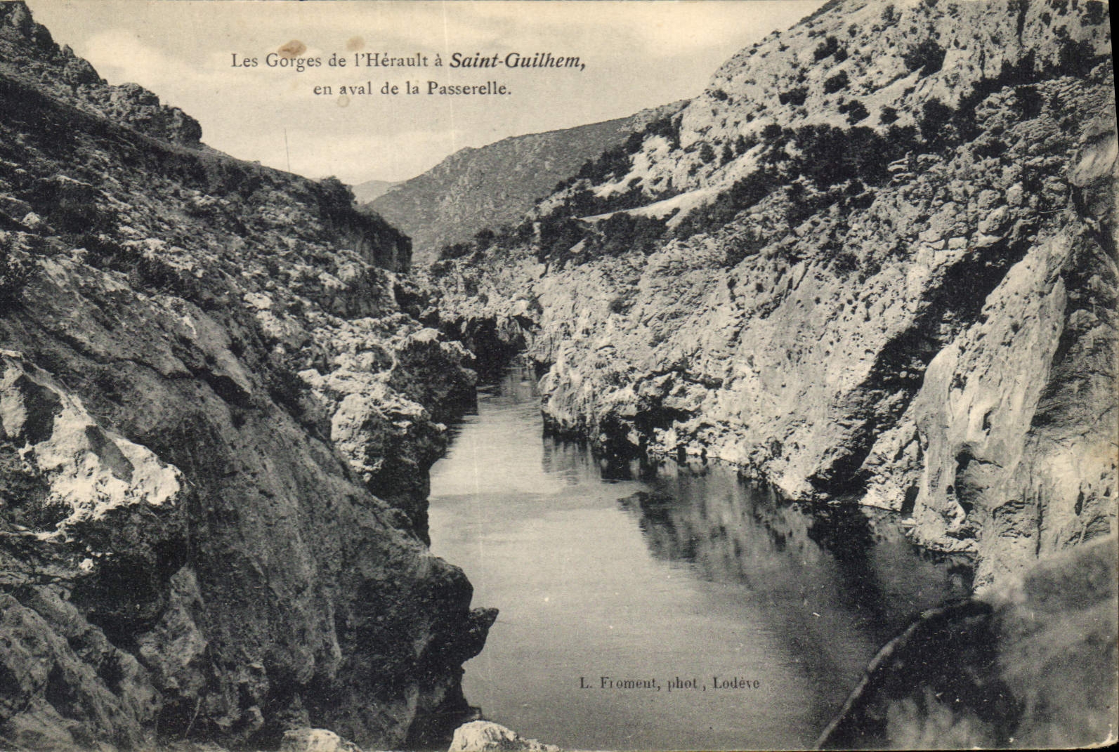 CPA Les Gorges de l'Herault a Saint Guilhem en aval de la Passerelle 