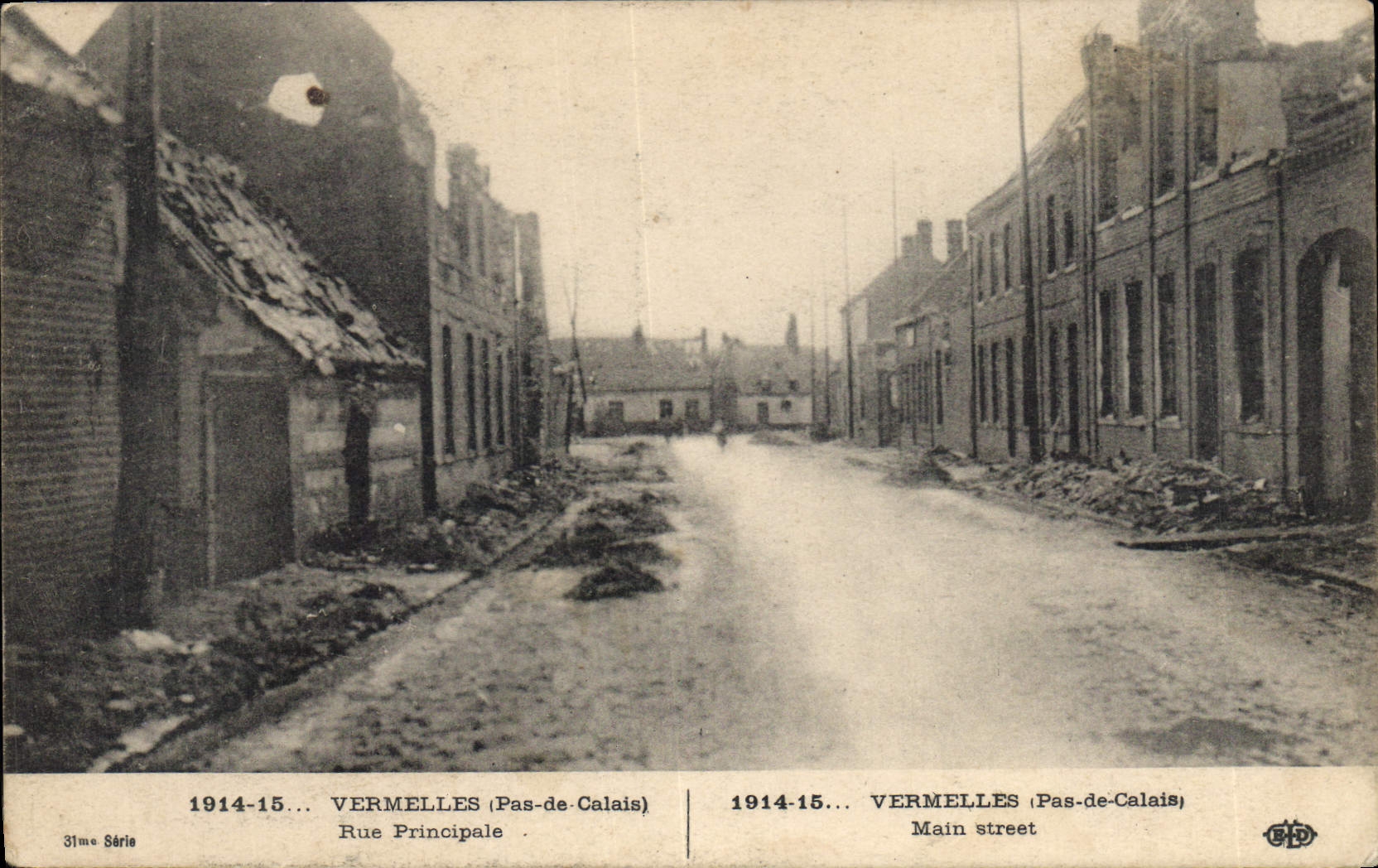 CPA Vermelles pas de calais rue principale 