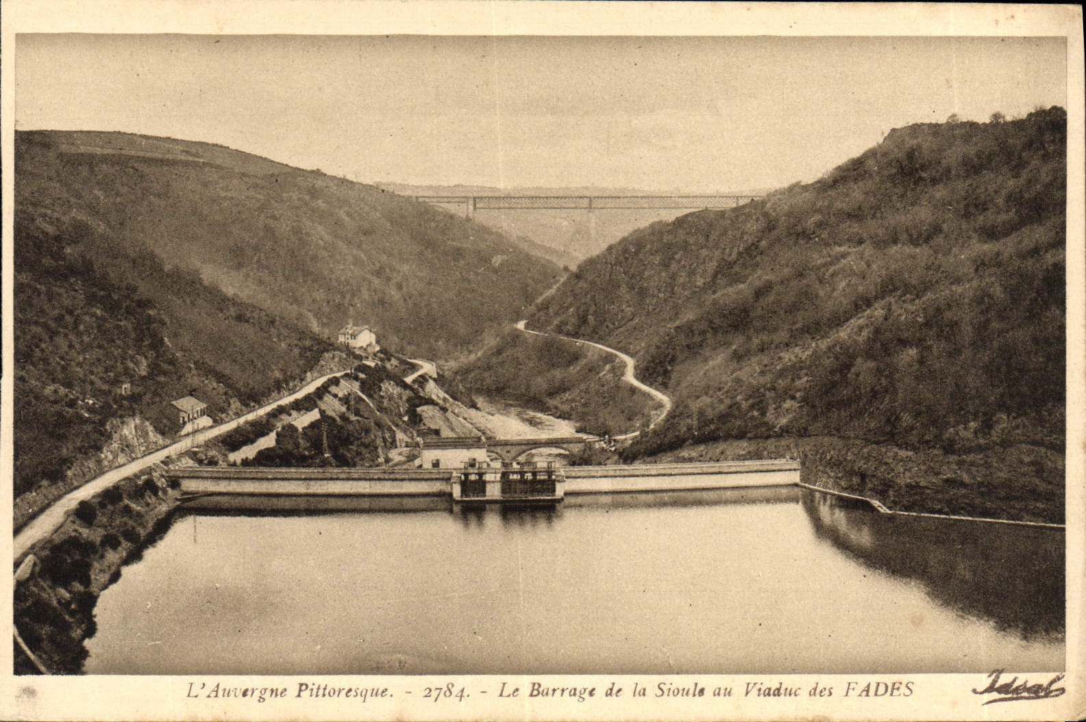 CPA L'Auvergne pittoresque le Barrage de la Sioule du Viaduc des Fades 
