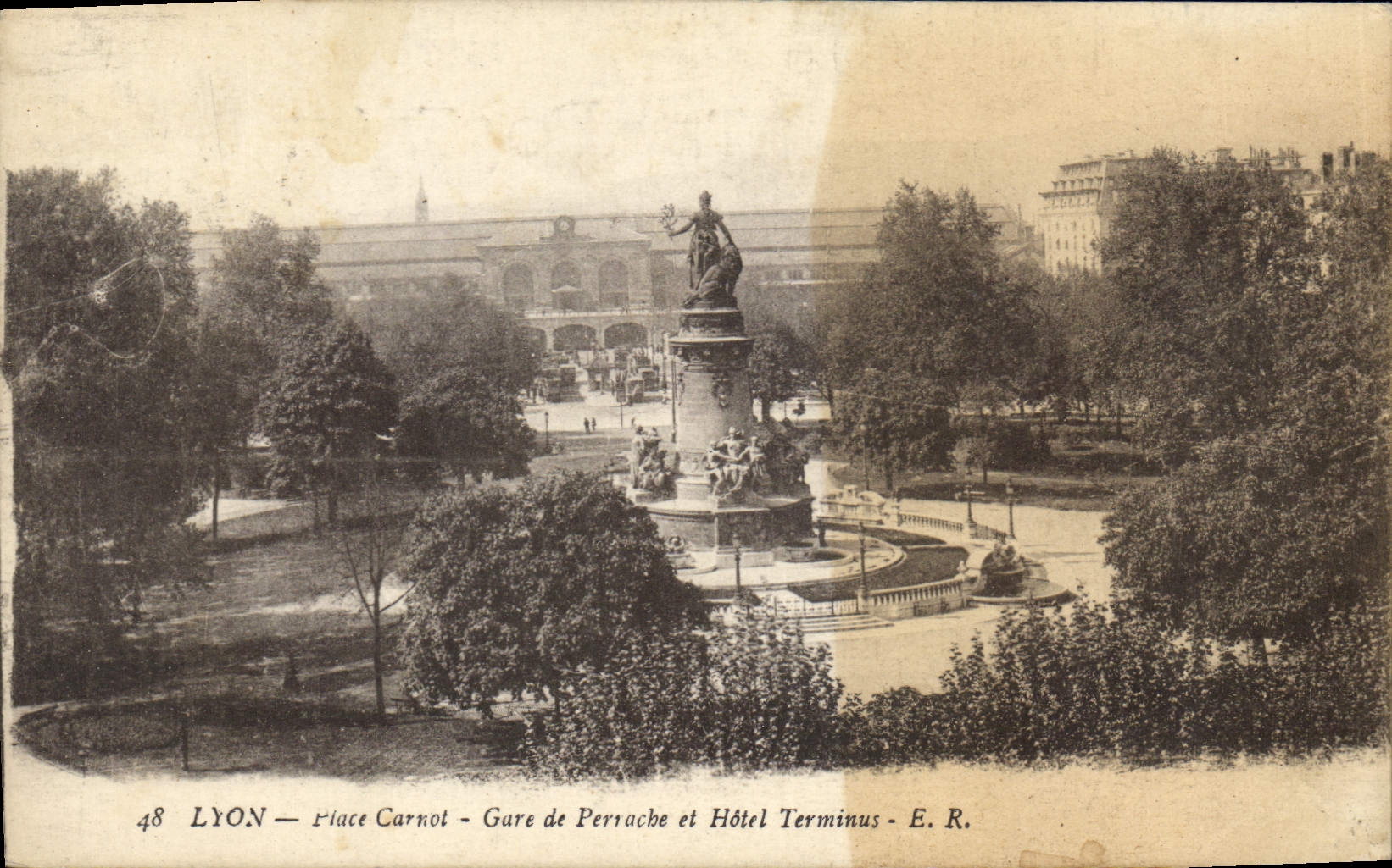LYON — Place Carnot — Perrache Bahnhof und Hotel Terminus — E. R.