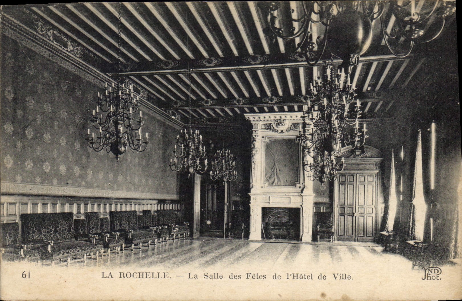 CPA La Rochelle la salle des fetes de l'hotel de ville 