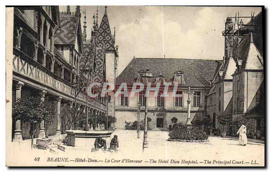 CPA Beaune hotel Dieu la Cour d'honneur 