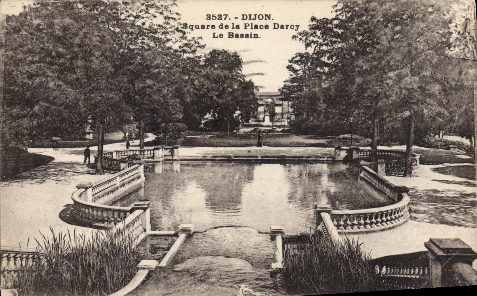 CPA Dijon Square de la place darcy le Bassin 