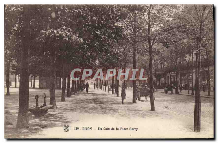 CPA Dijon Un coin de la Place Darcy 