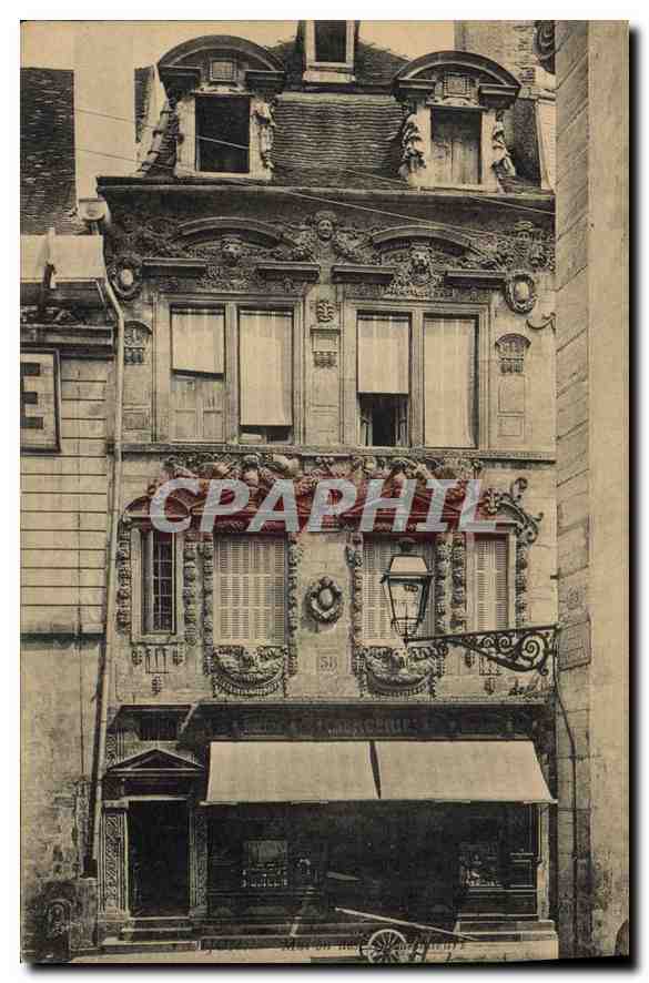Façade ornée d'un bâtiment à Paris — éditeur 'Carje Postale' — n° 157 01