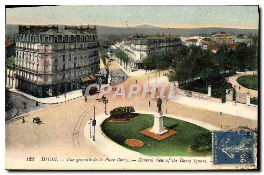 CPA Dijon Vue generale de la Place Darcy 