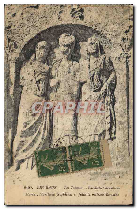 CPA Les Baux Les Tremaies Bas relief druidique 