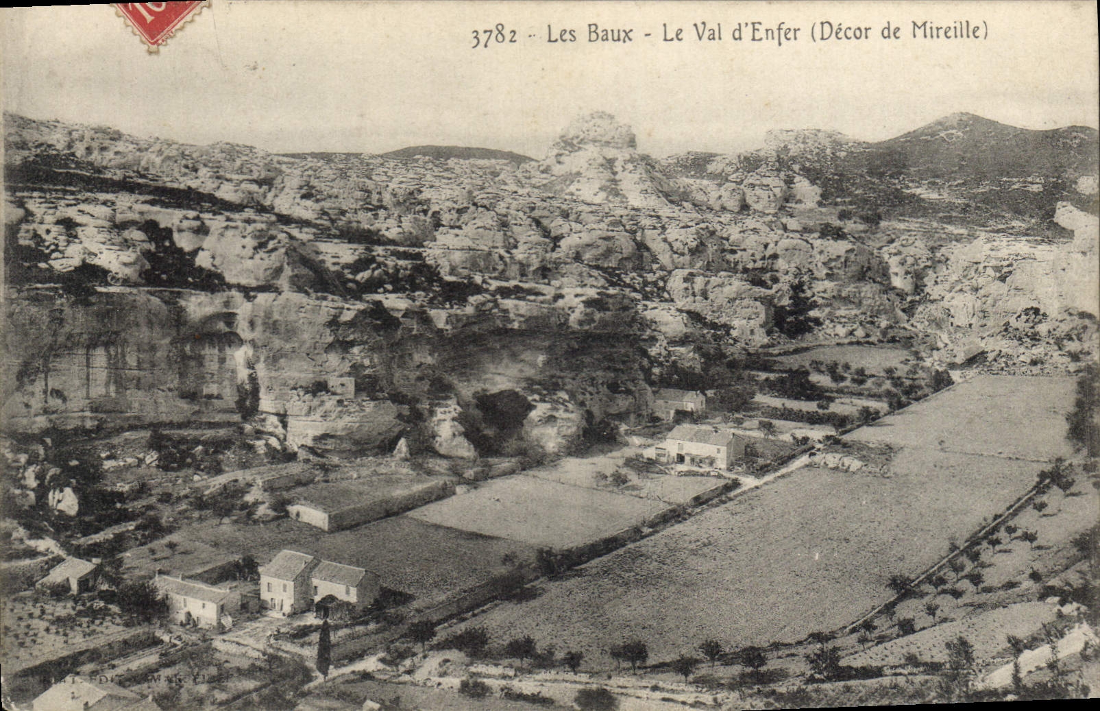 CPA Les Baux Le Val d'Enfer decor de Mireille 