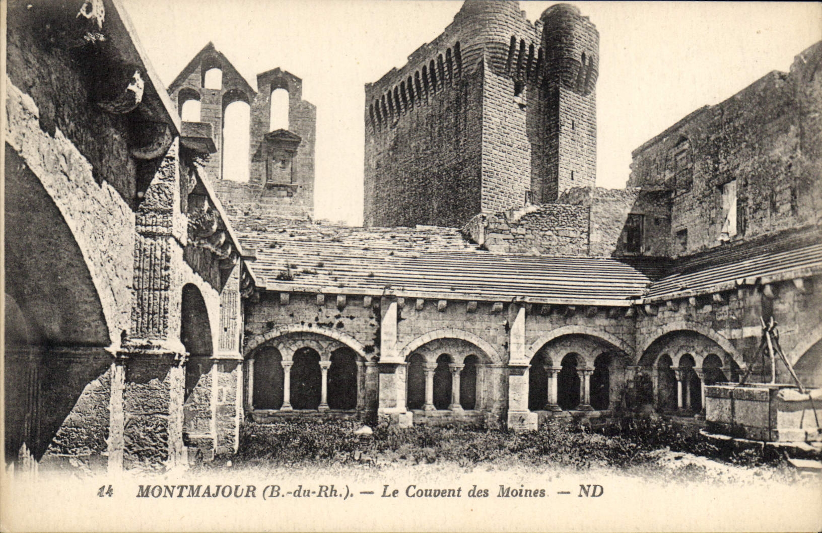 CPA Montmajour Bouches du Rhone Le Couvent des Moines 