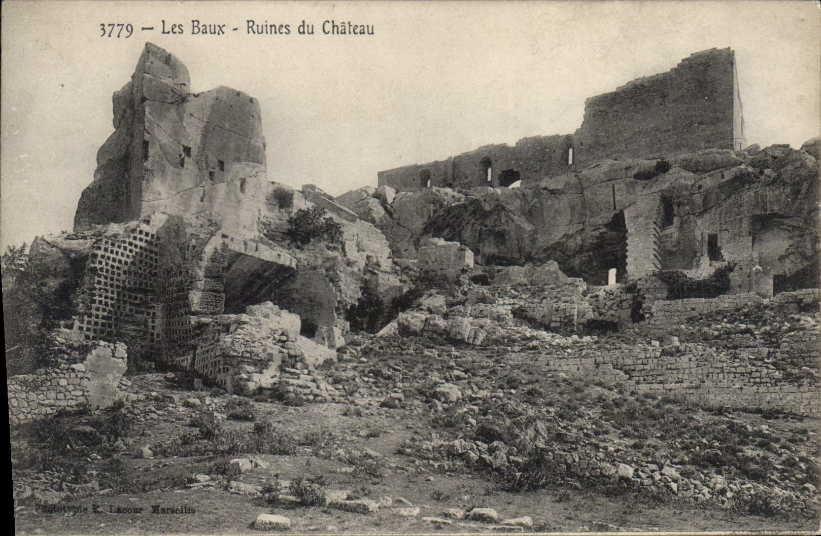 Les Baux - Ruines du Château — Éditeur L. Lacour, Marseille — N° 3779