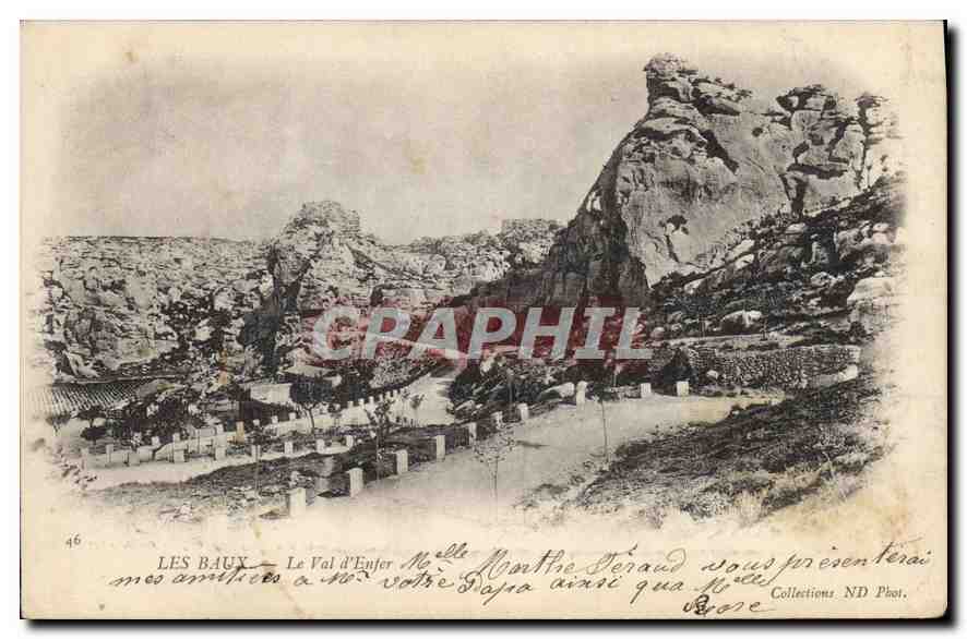 CPA Les Baux Le Val d'Enfer 