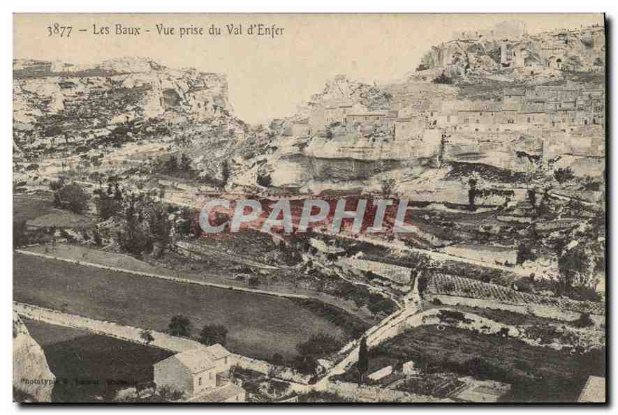 CPA Les Baux Vue prise du Val d'Enfer 