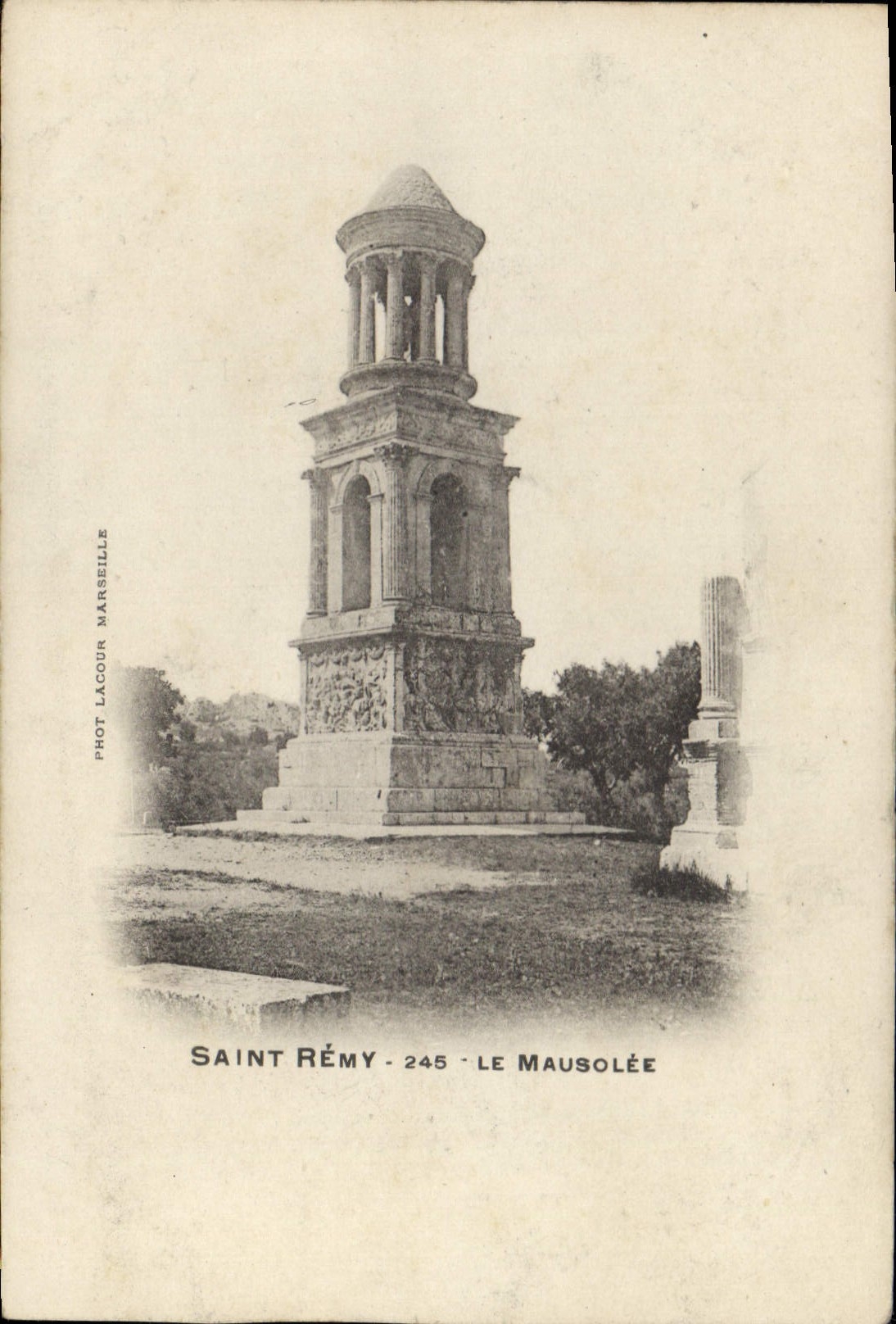 CPA Saint Remy Le Mausolee 