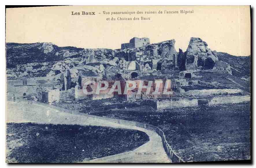 Les Baux — Vue panoramique des ruines de l'ancien Hôpital et du Château des Baux — Edit. Wouly-te
