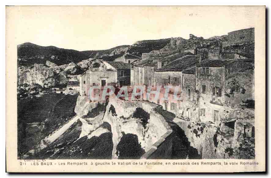 CPA Les Baux Les Remparts 