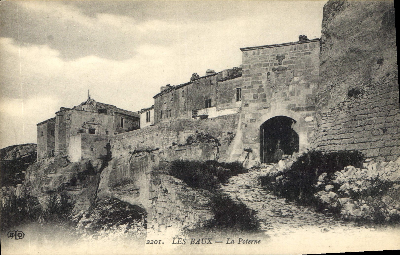 Les Baux — La Poterne — BLD, n° 2201