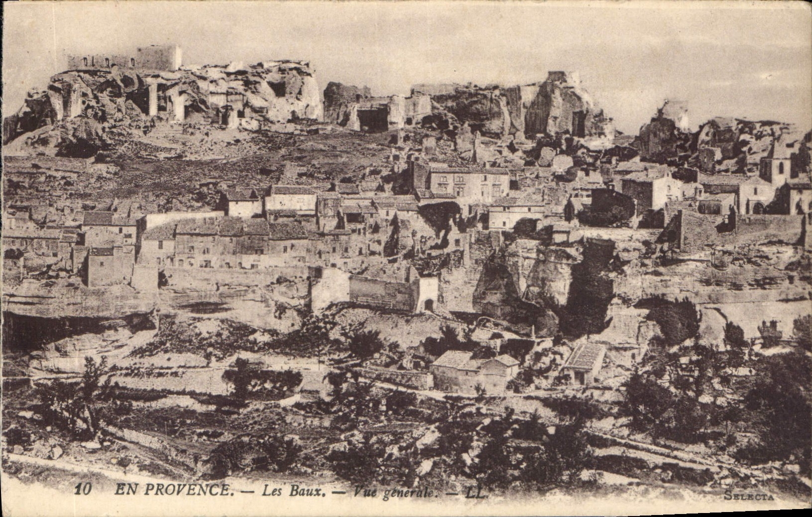 Les Baux — Vue générale — LL — Selecta