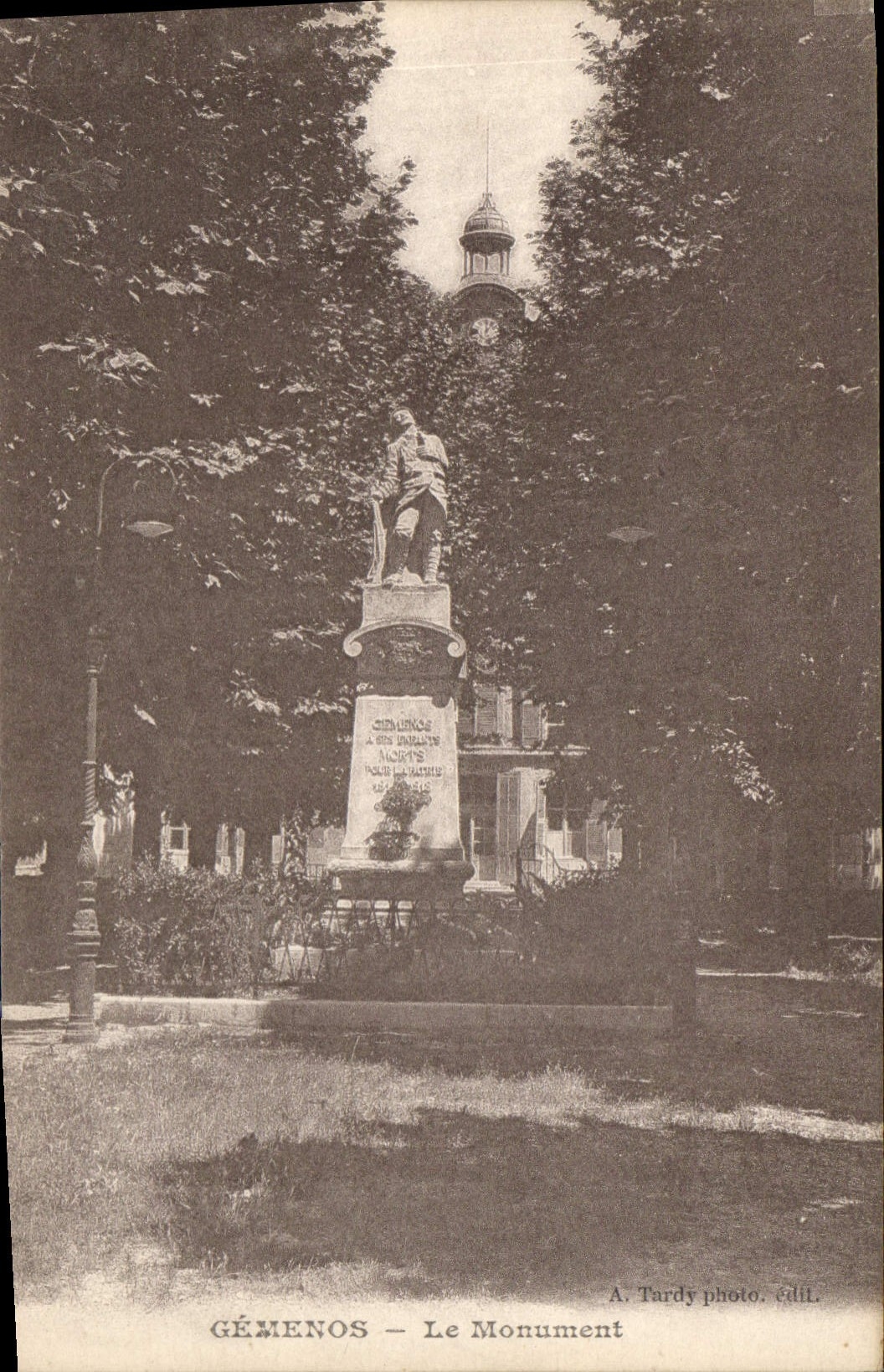 CPA Gemenos Le Monument 