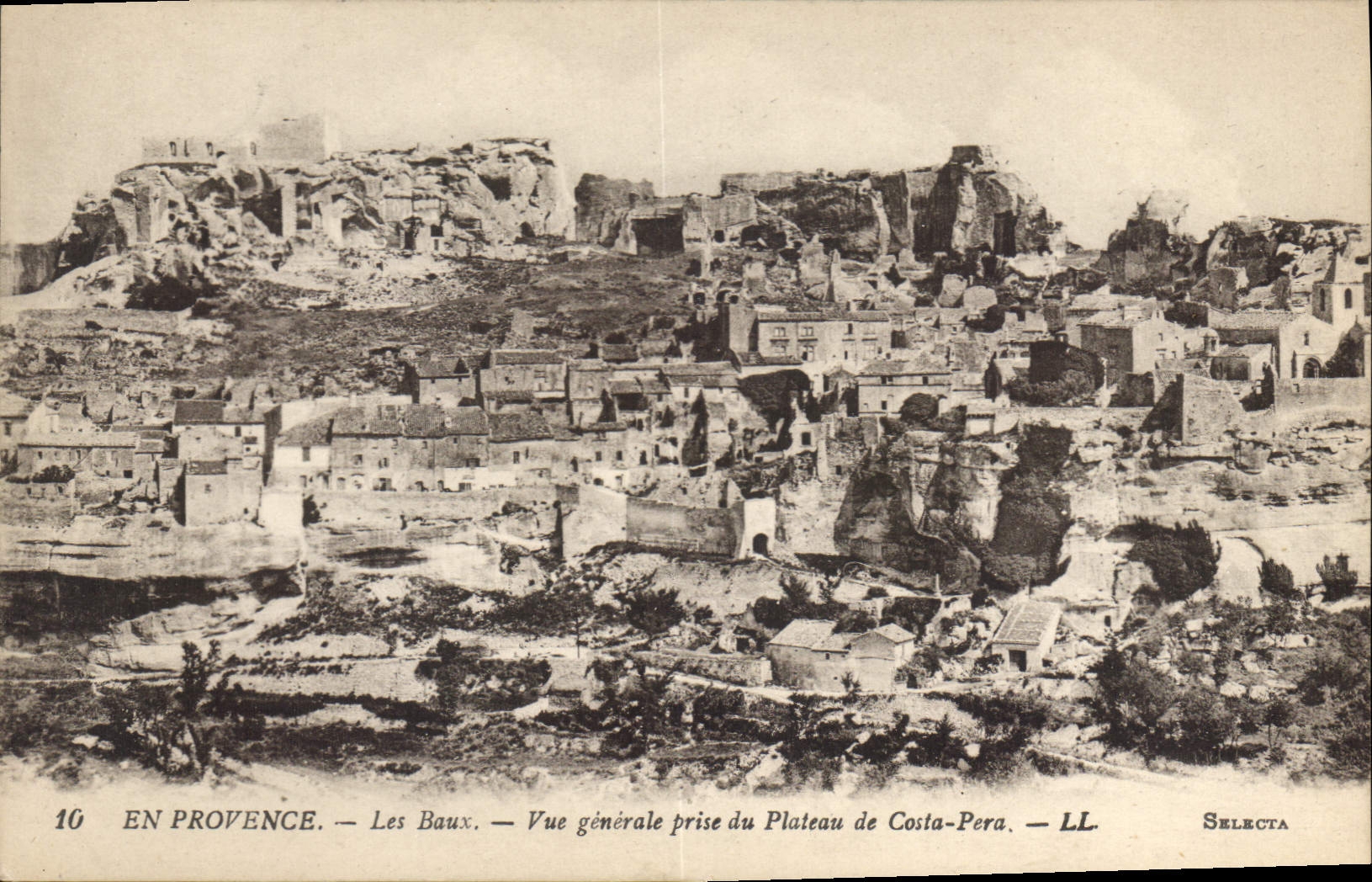 Les Baux — Vue générale prise du Plateau de Costa-Pera — Selecta