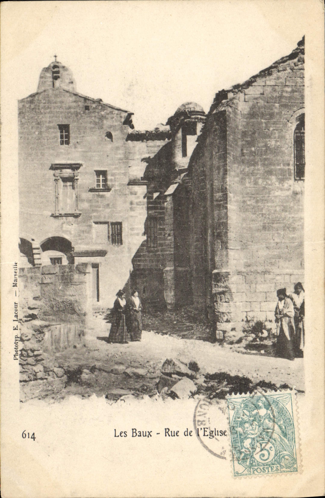 Les Baux - Rue de l'Église — vue architecturale — Phototyp. E. Laour - Marseille, n°614