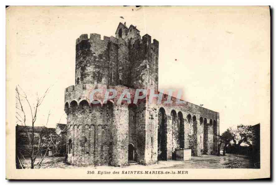 Église des Saintes-Maries-de-la-Mer — vue de la tour et du portail — Photo George, Arles-sur-Touëvre