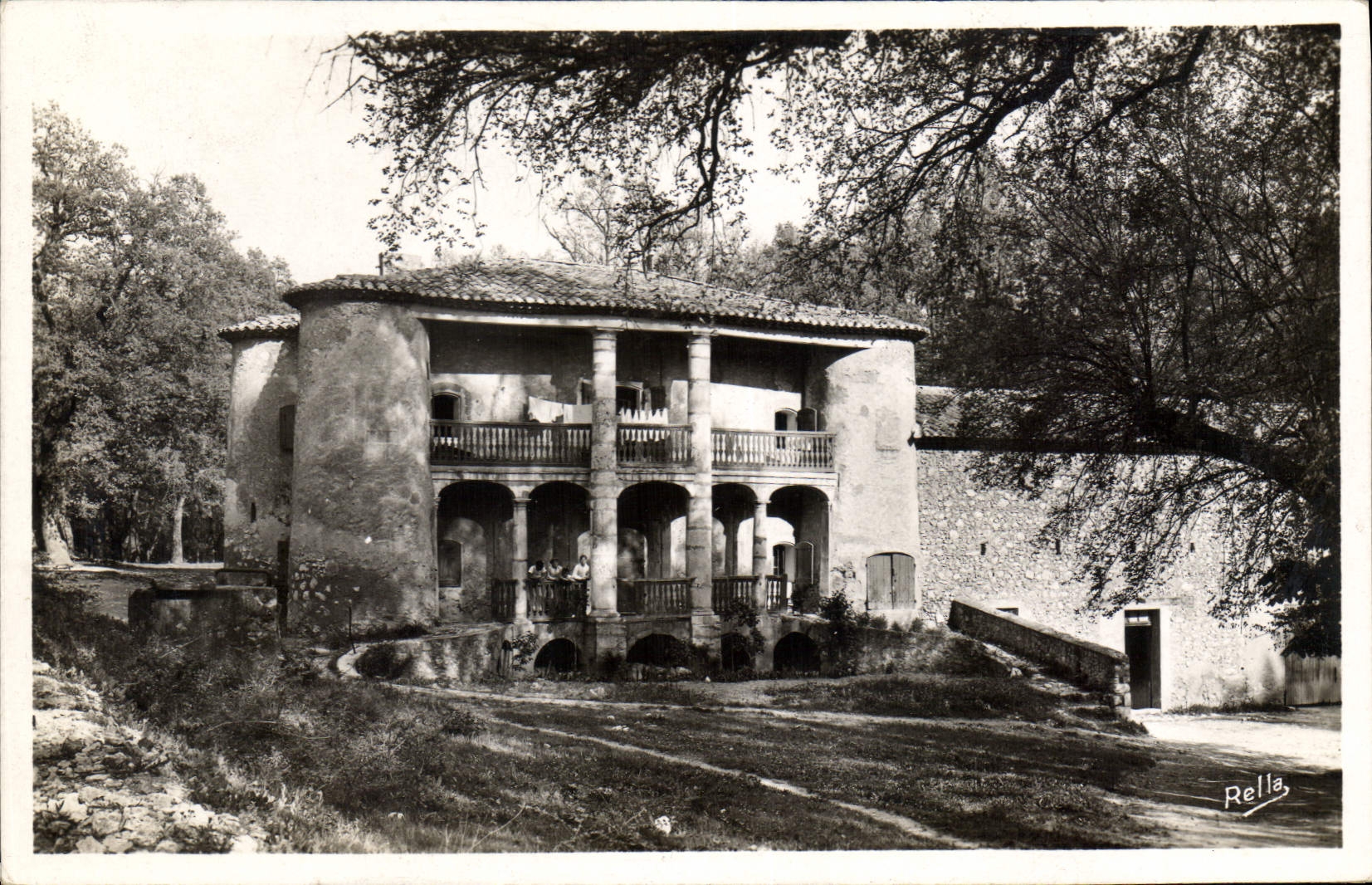 Le Pavillon du Roi René — Env. d'Aix-en-Provence - Valabre — Rella