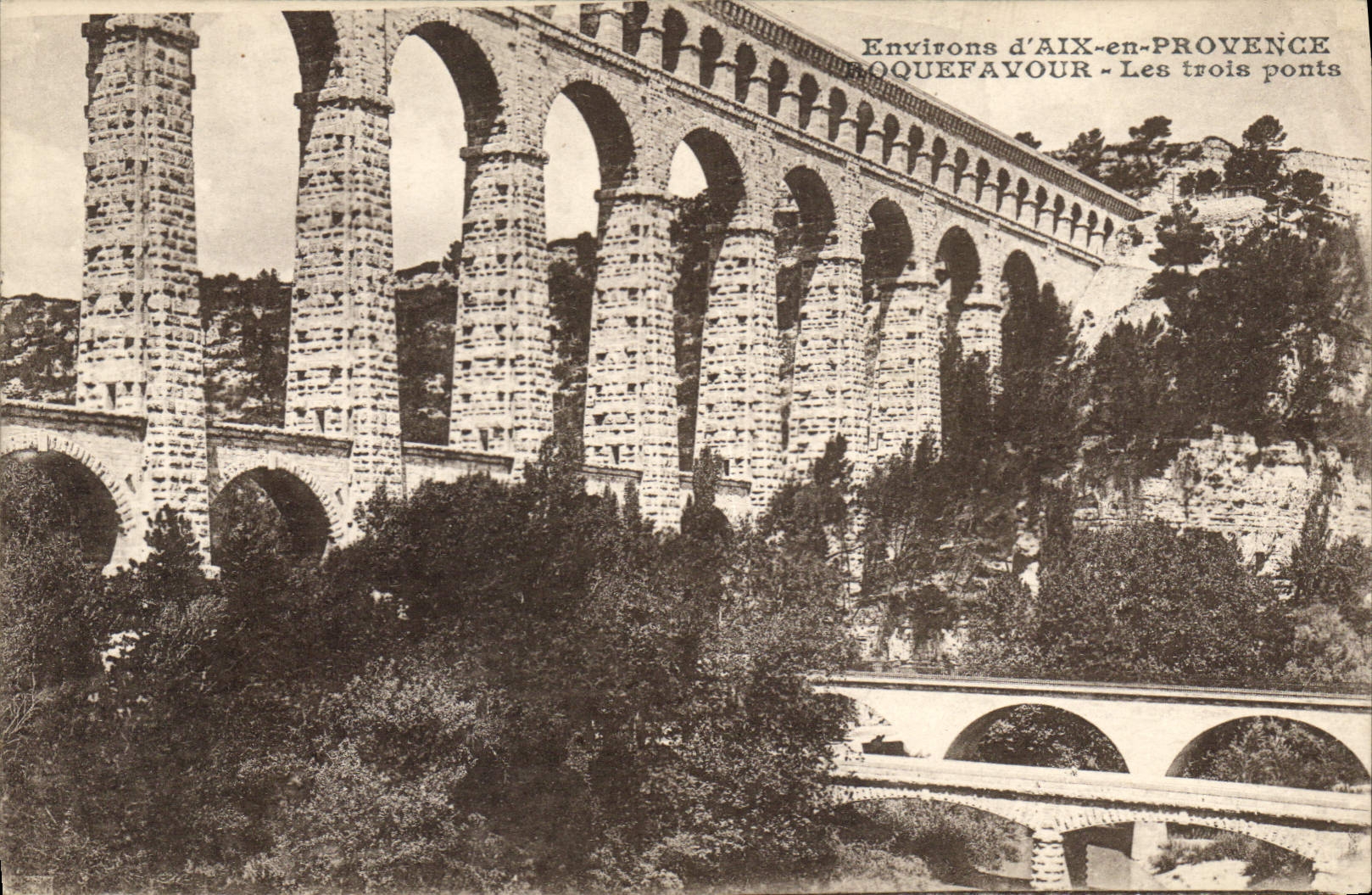 CPA Environs d'Aix en Provence Roquefavour Les trois Ponts 