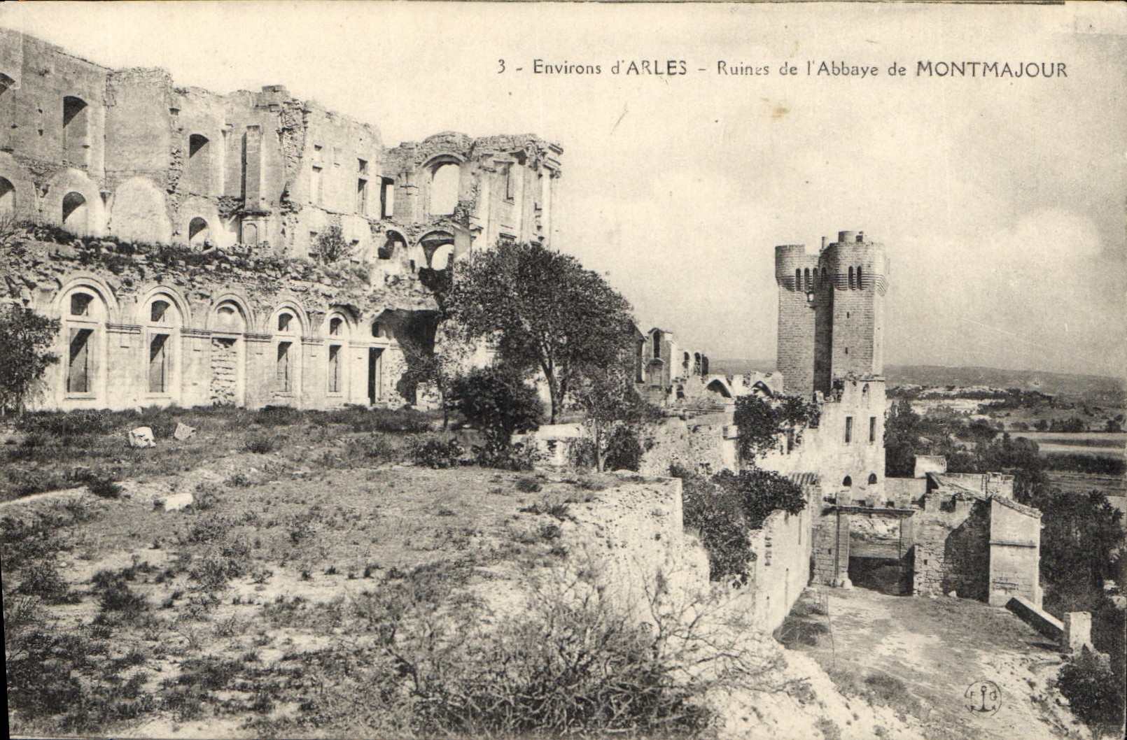 Ruines de l'Abbaye de Montmajour — Environs d'ARLES — n°3