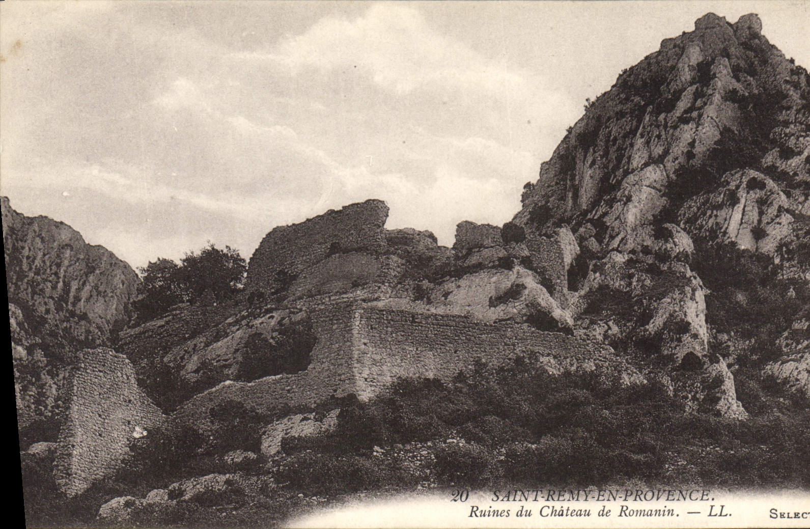 CPA Saint Remy de Provence Ruines du Chateau de Romanin