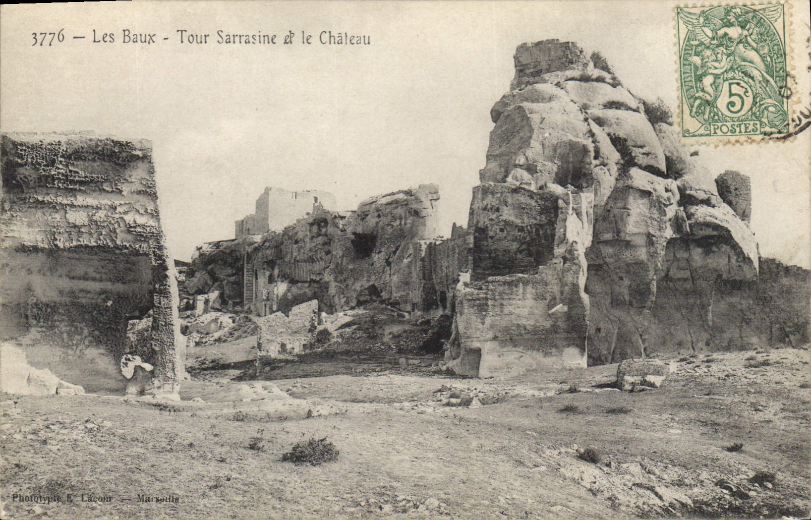 Les Baux - Tour Sarrasine & le Château — Photographie E. Lâcour — Marseille