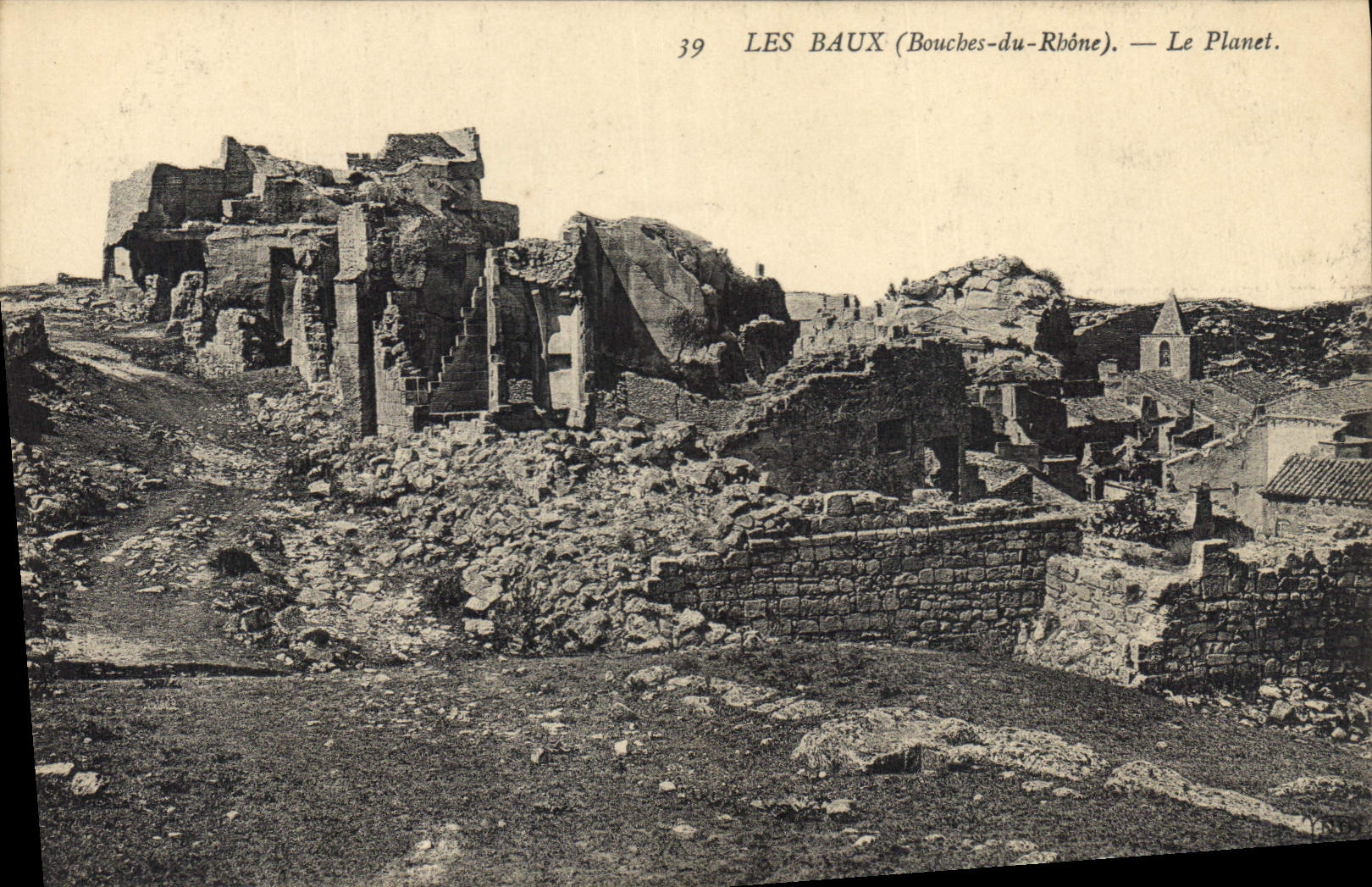 Les Baux (Bouches-du-Rhône) — Le Planet.