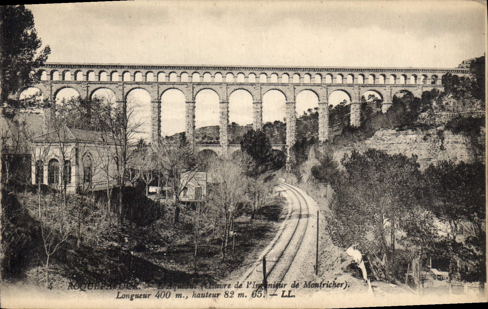 CPA Roquefavour L'Aqueduc Oeuvre de l'Interieur de Montricher Longueur 400 m hauteur 82 m 65