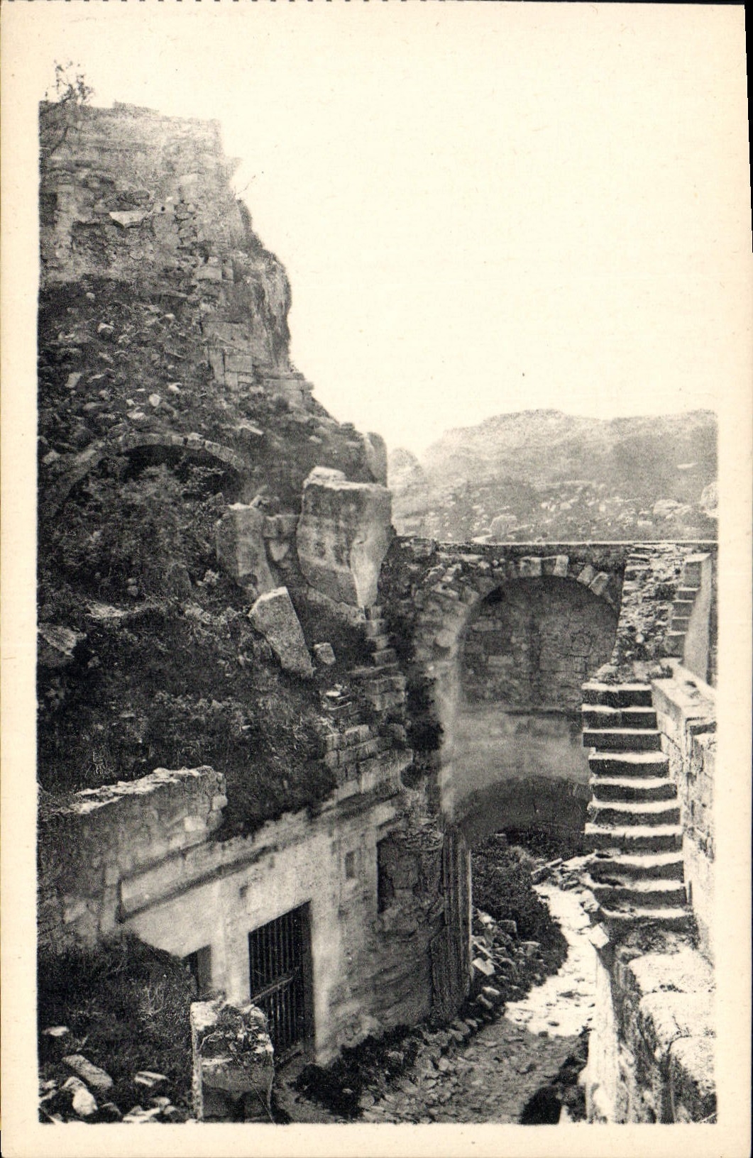 Les Baux - La Porte d'Eyguières - Escalier du corps de garde