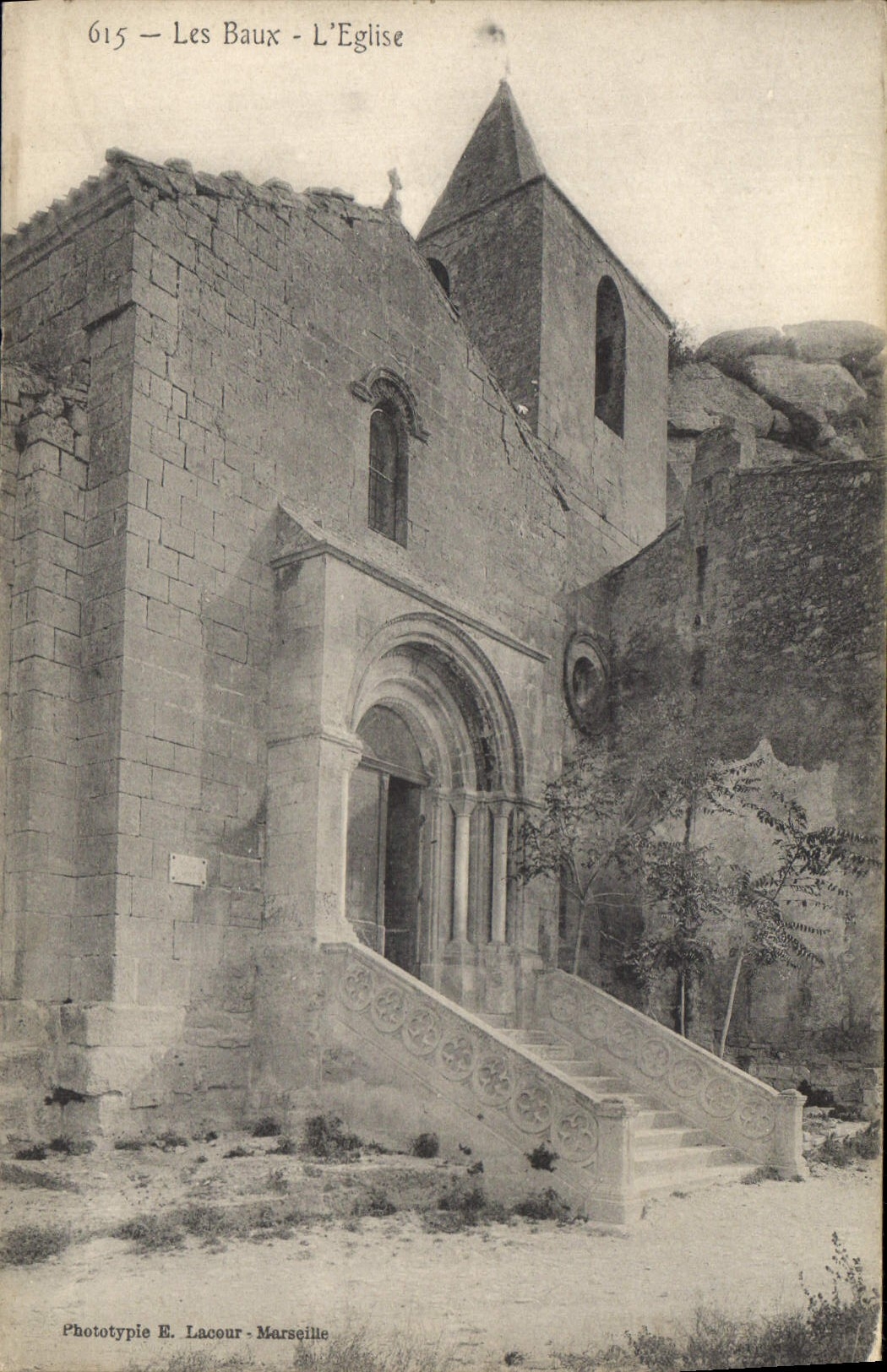 Les Baux - L'Église — Phototypie E. Lacour - Marseille, n°615