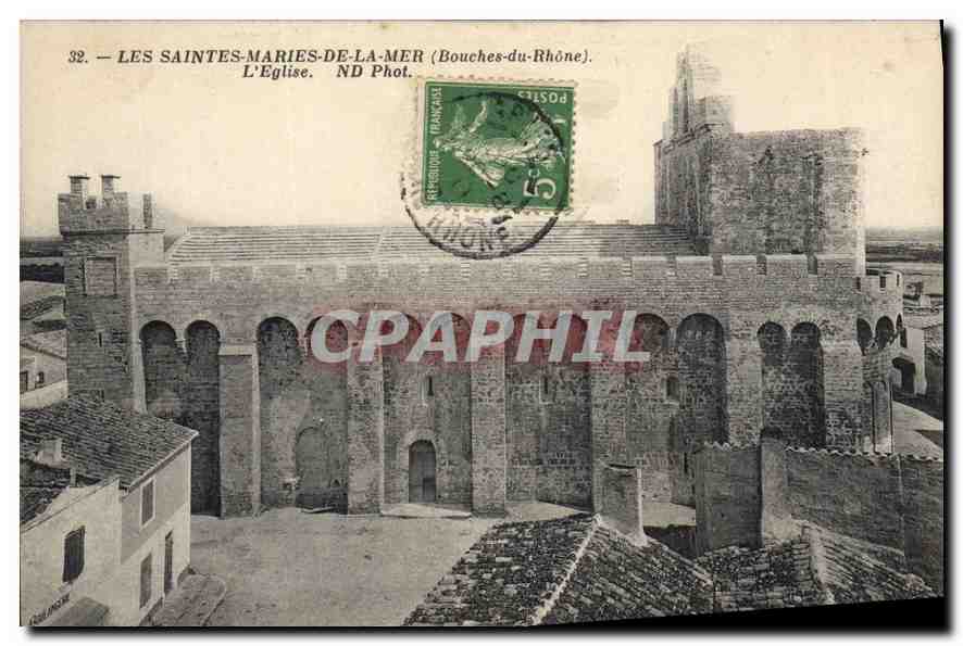 CPA Les Saintes Maries de la Mer (Bouches du Rhone) L'Eglise