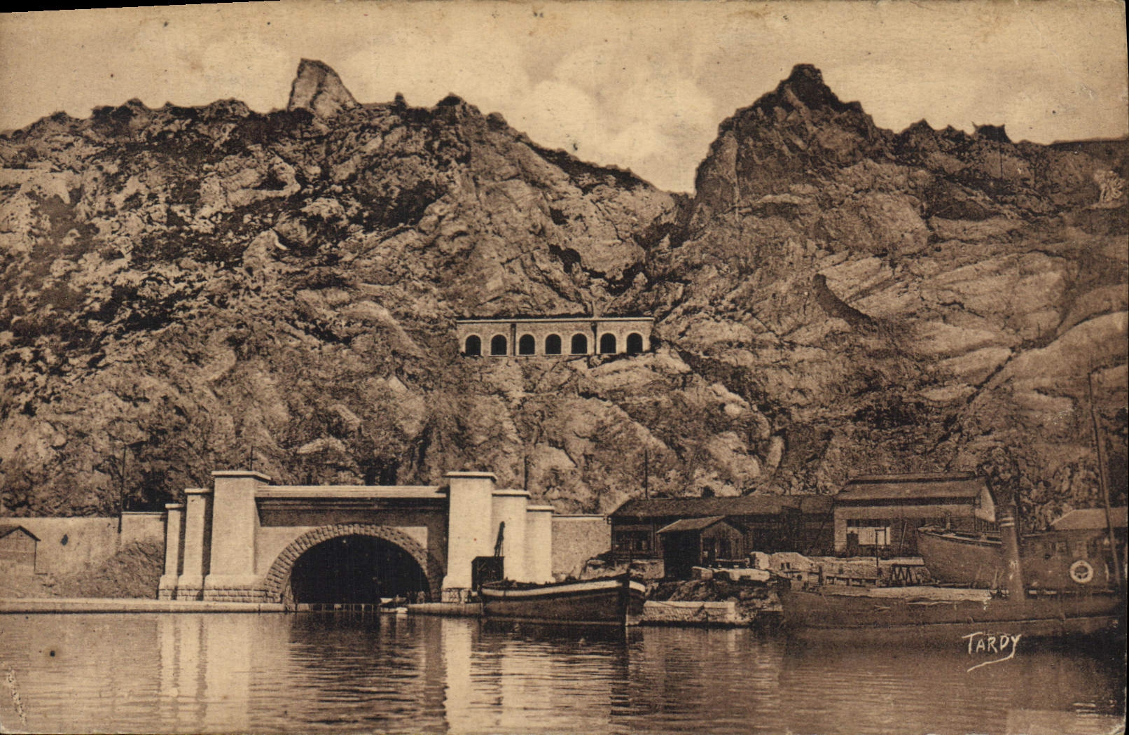 CPA Sites de Provence Littoral de Marseille Canal du Rhone Entree du Tunnel du Rove