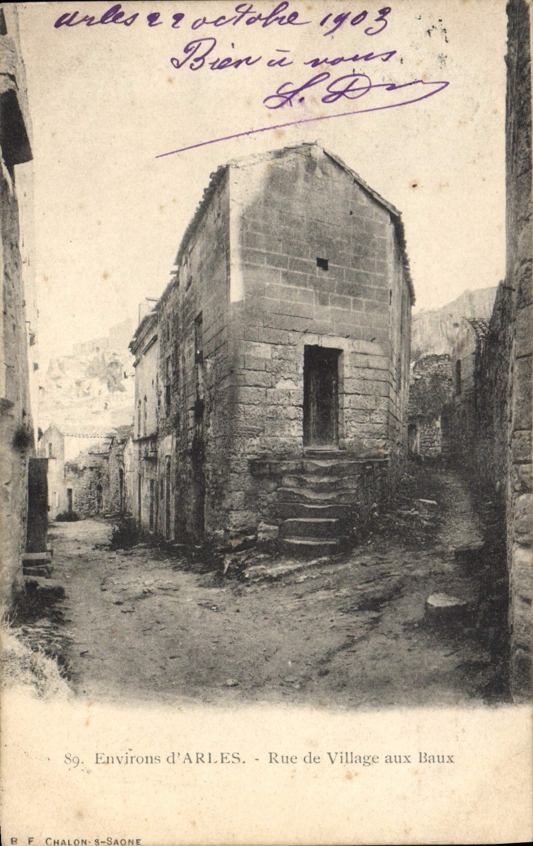CPA Environs d'Arles Rue de Villege au Baux