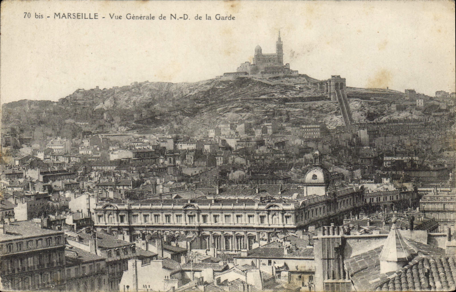 CPA Marseille Vue generale de N D de la Garde