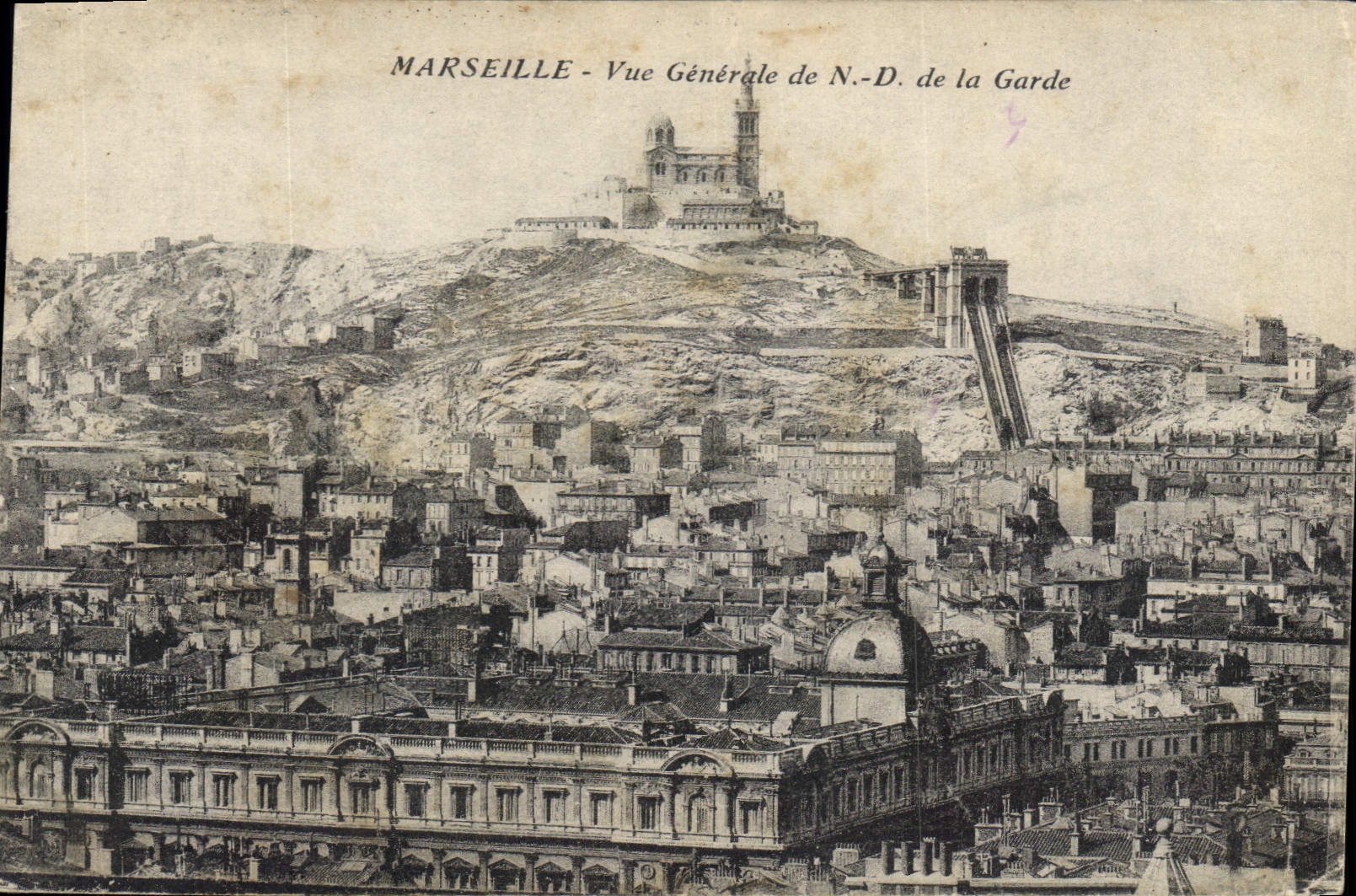 CPA Marseille Vue generale de N D de la Garde