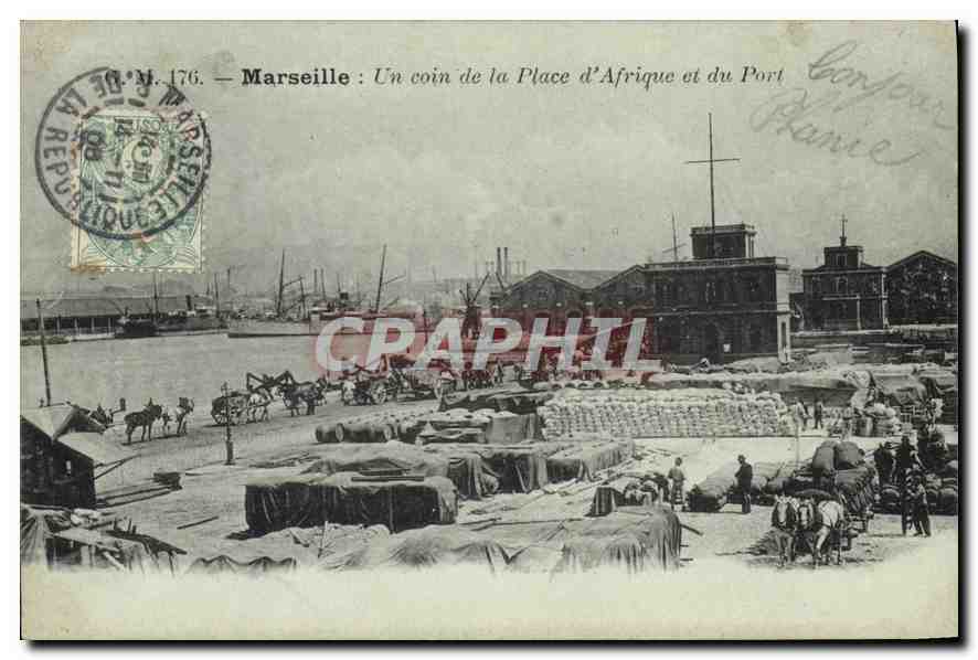 CPA Marseille Un coin de la Place d'AFrique et du Port