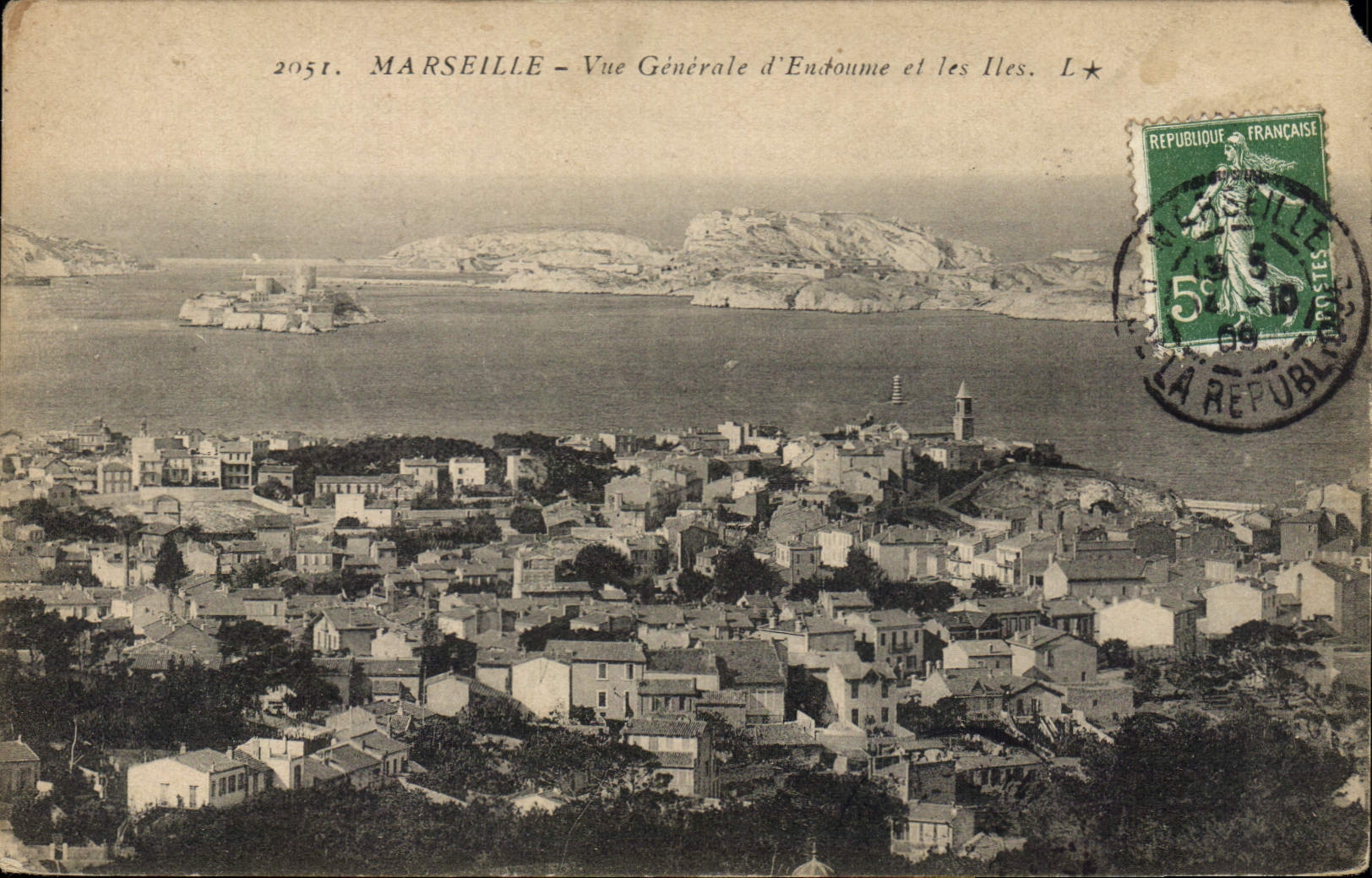 CPA Marseille Vue generale d'Endoume et les Iles