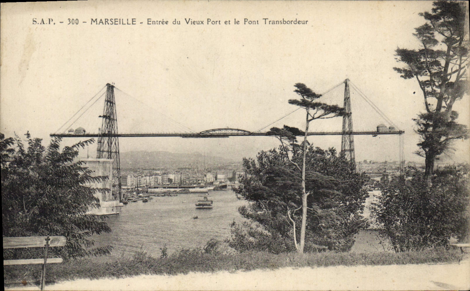 CPA Marseille Entree du Vieux Port et le Pont Transbordeur