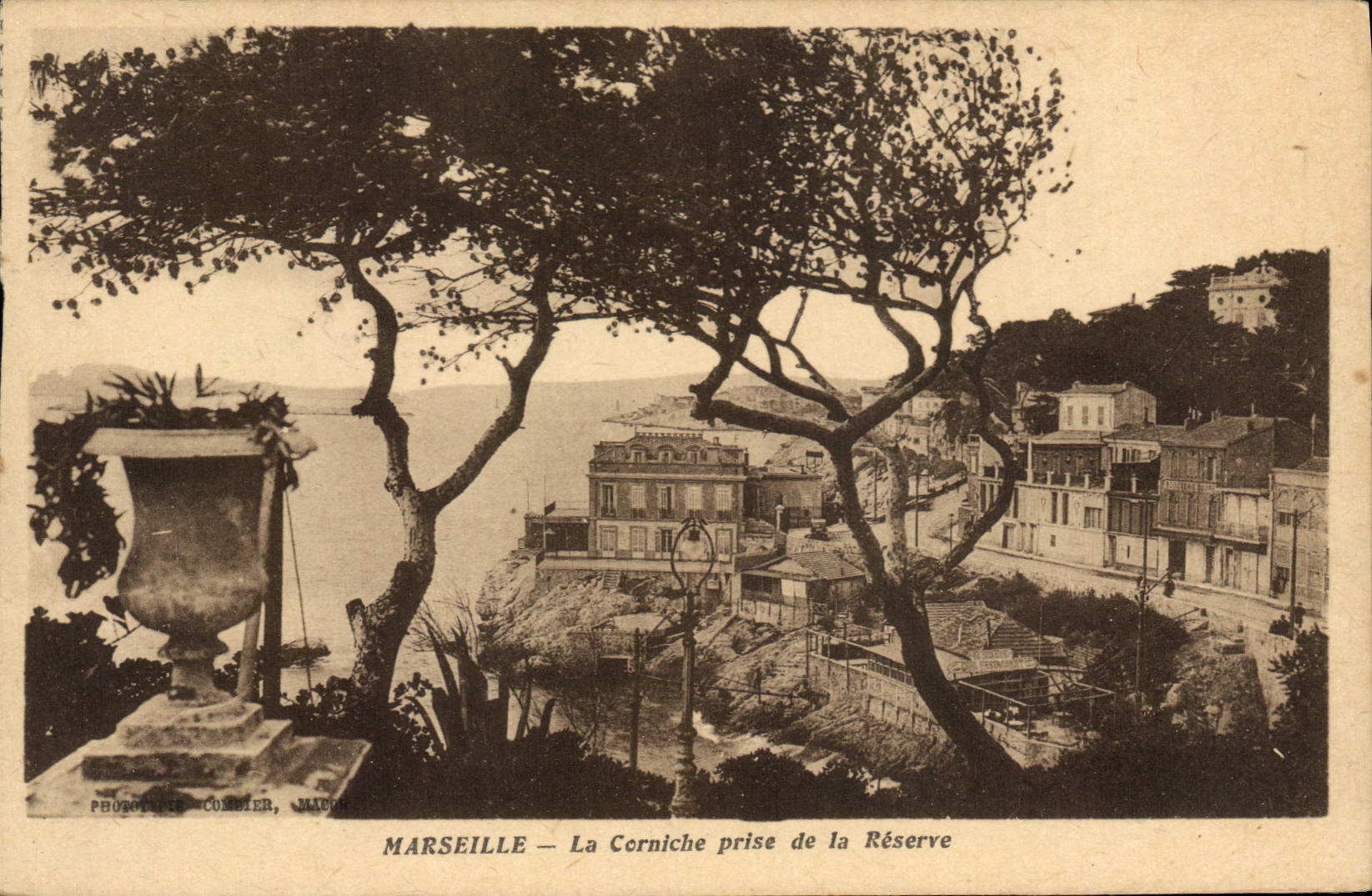 CPA Marseille La Corniche prise de la Reserve